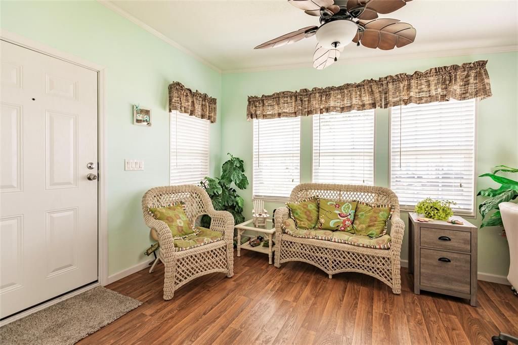 Bonus room/sunroom