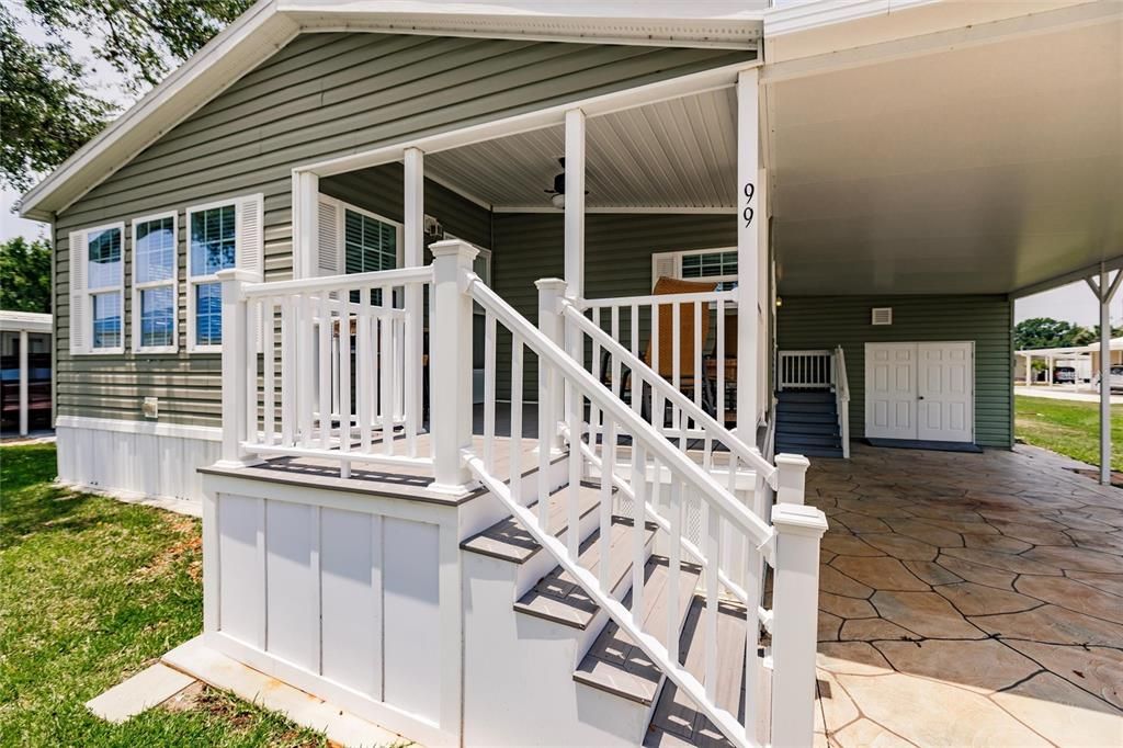 Lanai and front entrance