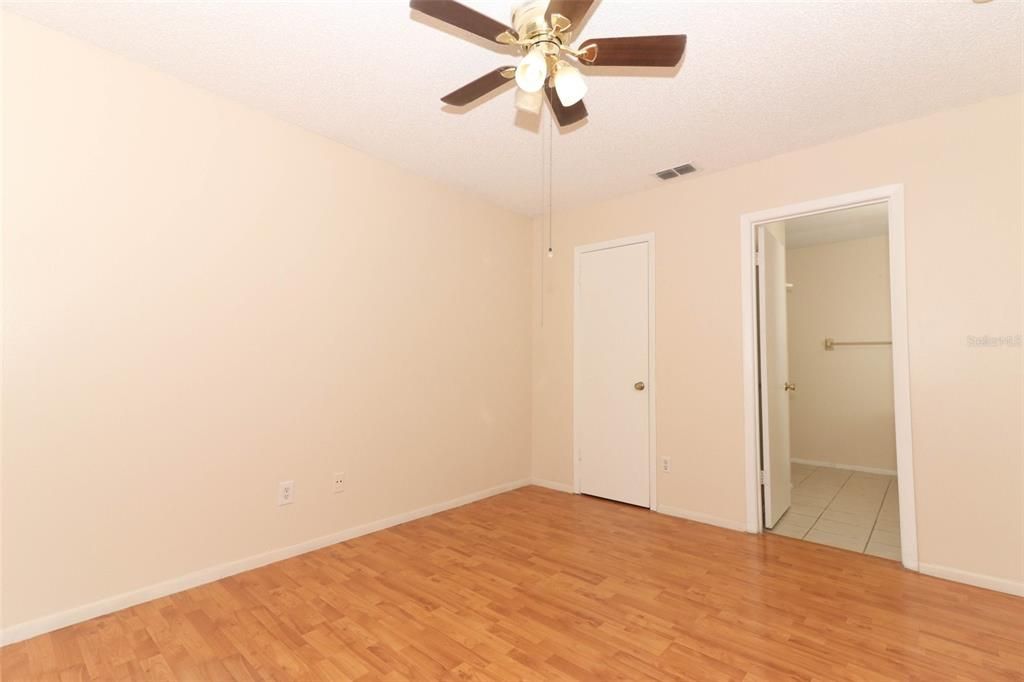 For Sale: $220,000 (2 beds, 2 baths, 1103 Square Feet)