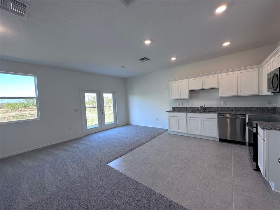 Active With Contract: $1,950 (3 beds, 2 baths, 1421 Square Feet)