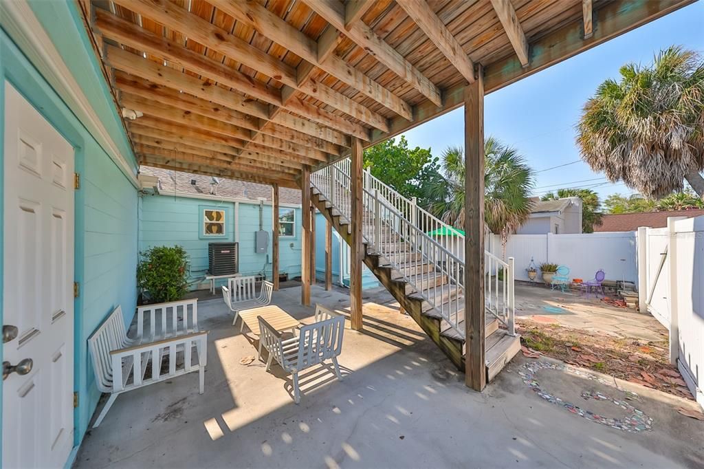 Active With Contract: $799,000 (3 beds, 3 baths, 2096 Square Feet)