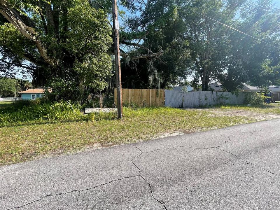 Fenced area on Murray St.