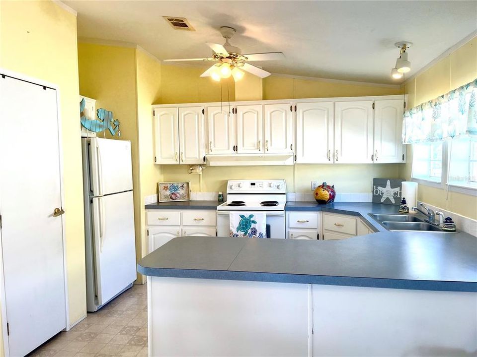 For Sale: $239,900 (3 beds, 2 baths, 1232 Square Feet)