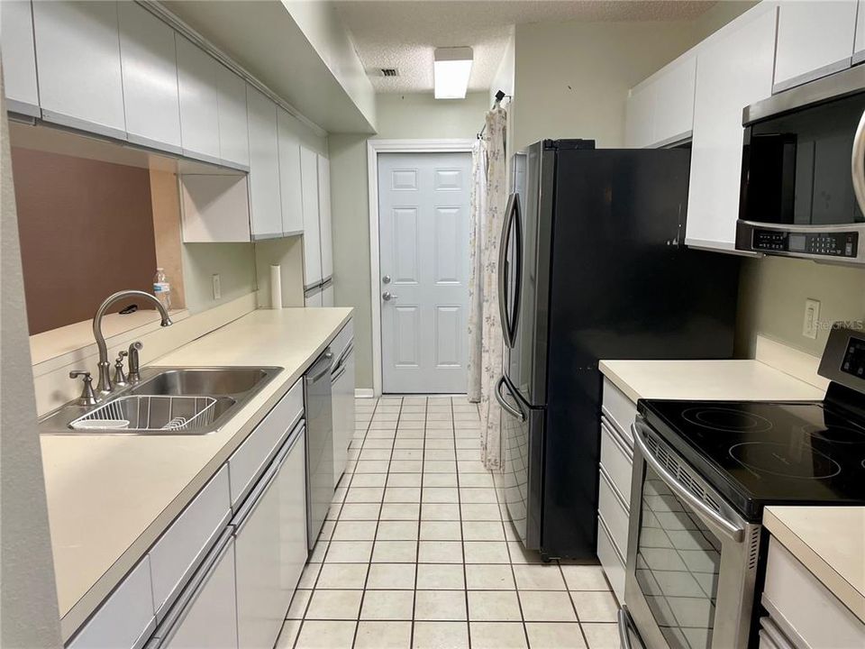 For Rent: $3,000 (3 beds, 2 baths, 1788 Square Feet)