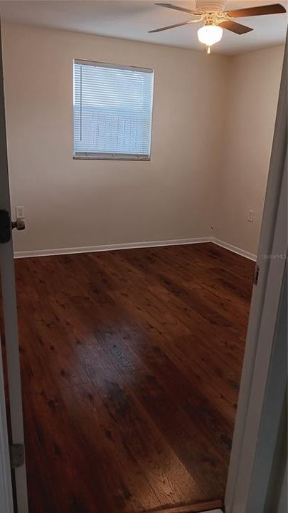 Active With Contract: $1,500 (2 beds, 1 baths, 970 Square Feet)