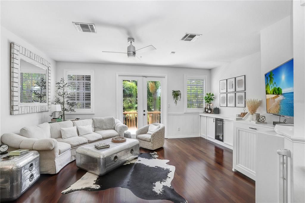 Recently Sold: $500,000 (3 beds, 2 baths, 1714 Square Feet)