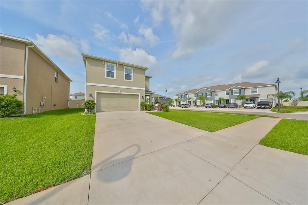 Active With Contract: $500,000 (4 beds, 2 baths, 2260 Square Feet)