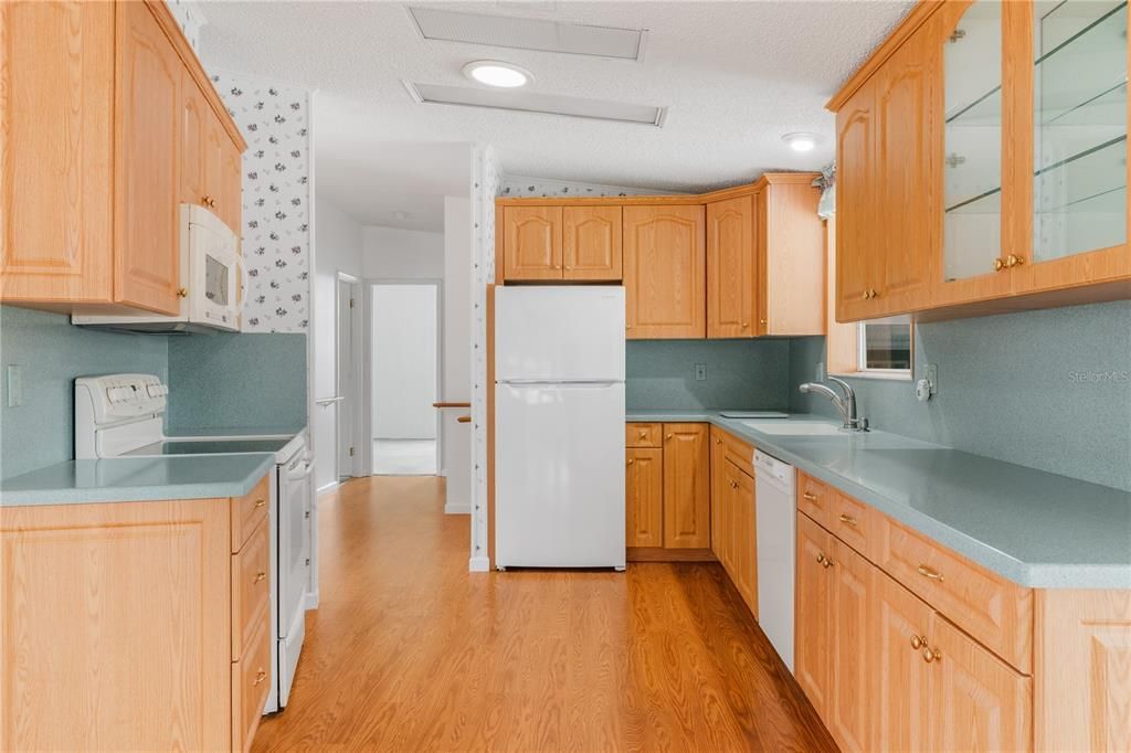 For Sale: $179,000 (2 beds, 2 baths, 1511 Square Feet)