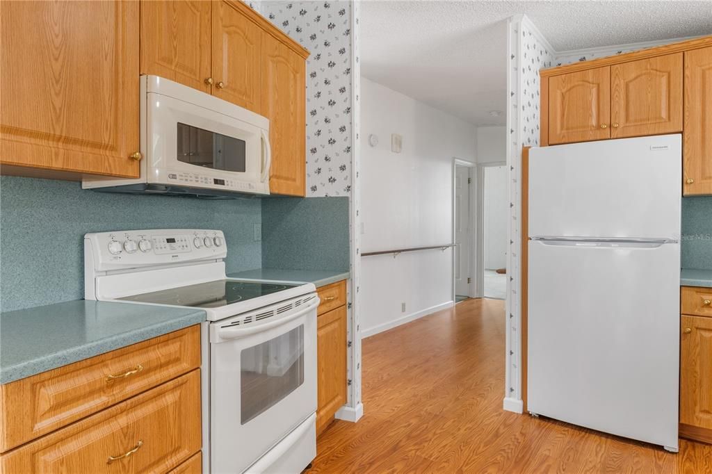 For Sale: $179,000 (2 beds, 2 baths, 1511 Square Feet)