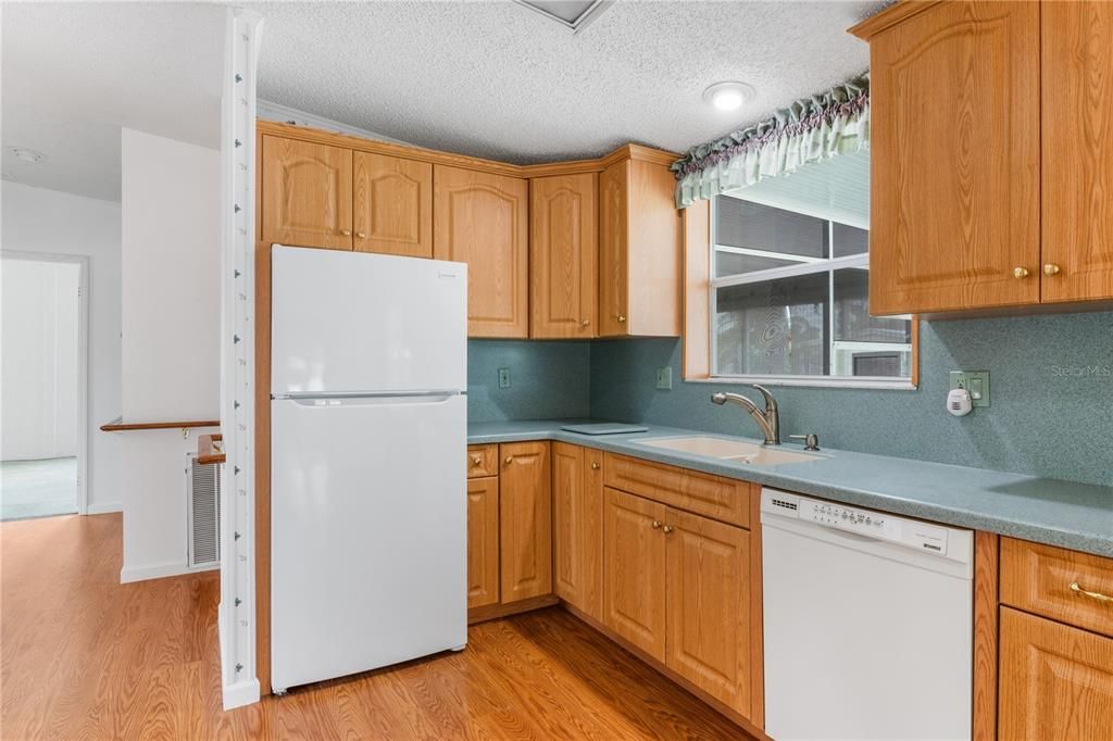 For Sale: $179,000 (2 beds, 2 baths, 1511 Square Feet)