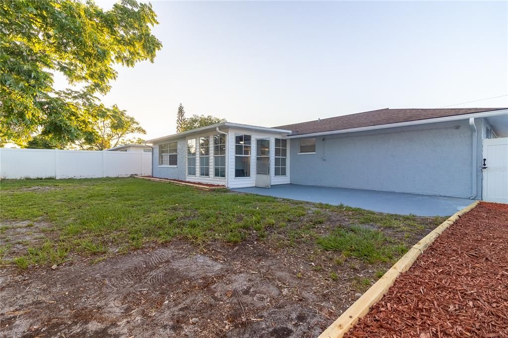 Recently Sold: $259,000 (3 beds, 2 baths, 1272 Square Feet)