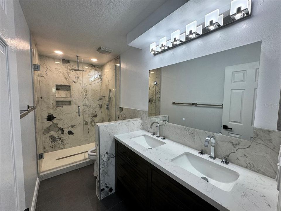 最近租的: $2,599 (3 贝兹, 2 浴室, 1483 平方英尺)