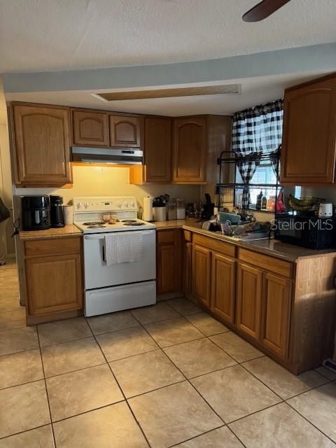 For Sale: $215,000 (2 beds, 1 baths, 956 Square Feet)