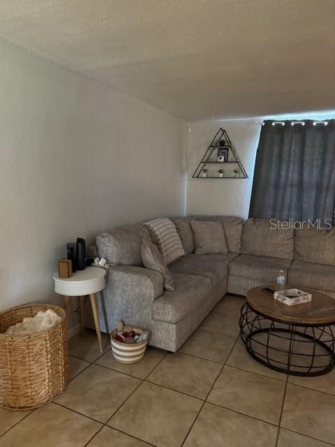 For Sale: $215,000 (2 beds, 1 baths, 956 Square Feet)