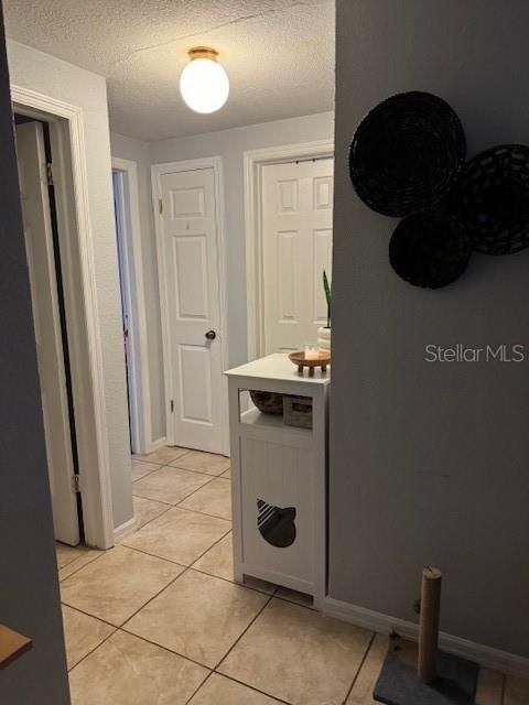 For Sale: $215,000 (2 beds, 1 baths, 956 Square Feet)