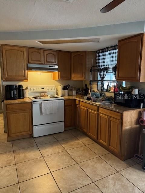 For Sale: $215,000 (2 beds, 1 baths, 956 Square Feet)