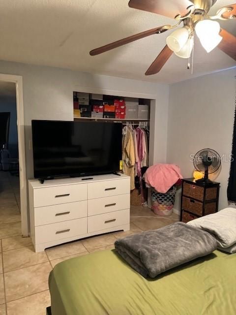 For Sale: $215,000 (2 beds, 1 baths, 956 Square Feet)