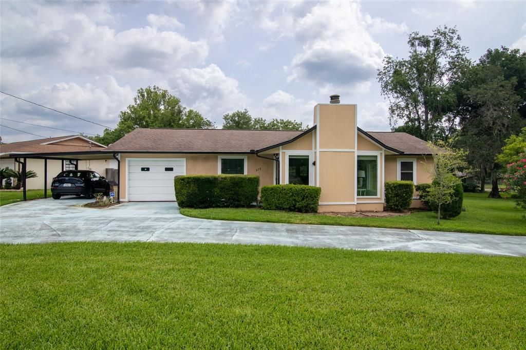 For Sale: $325,000 (3 beds, 2 baths, 1324 Square Feet)