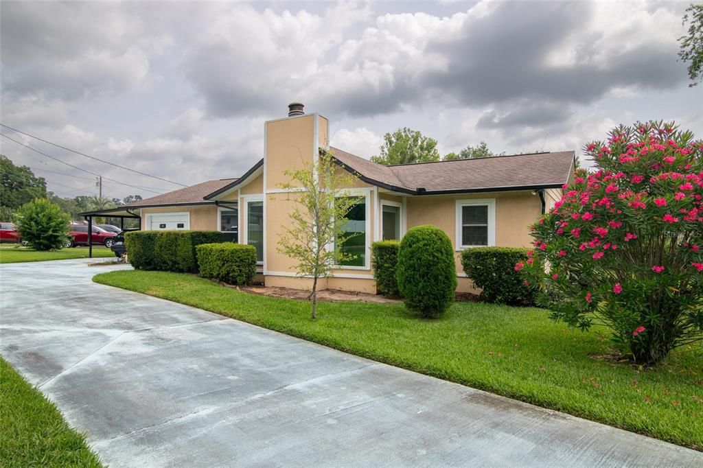 For Sale: $325,000 (3 beds, 2 baths, 1324 Square Feet)