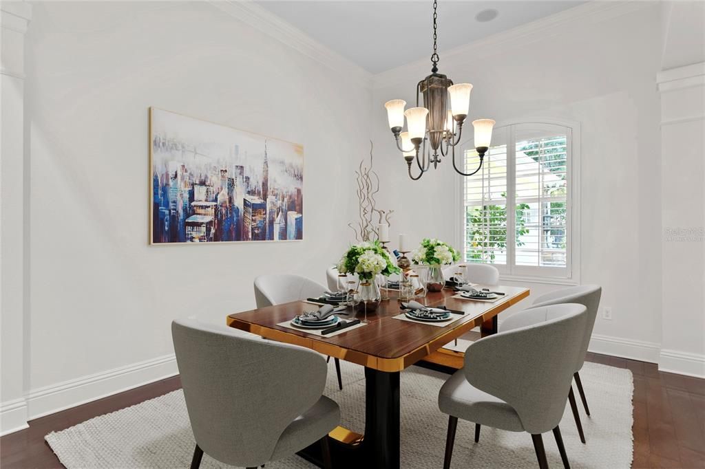 Virtually staged dining room