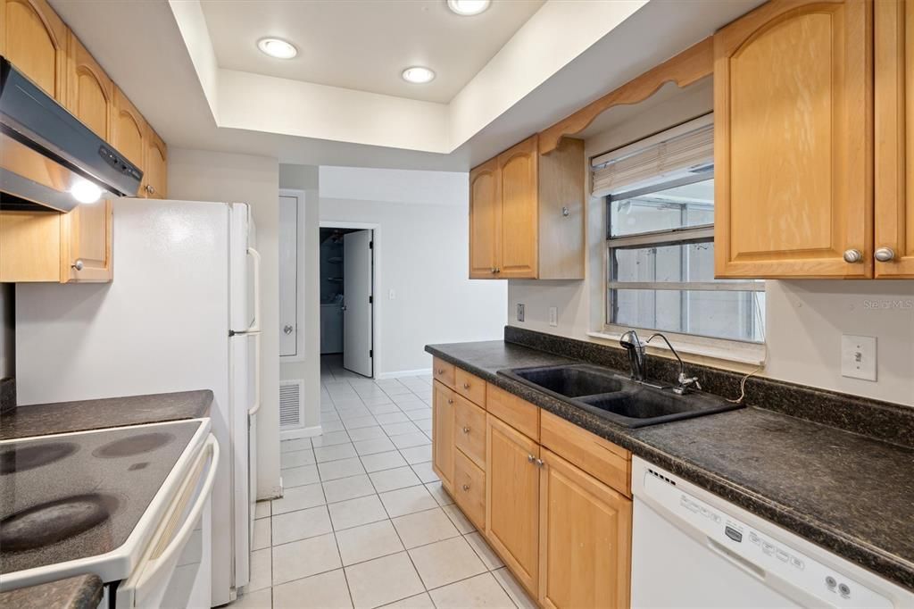 For Sale: $274,900 (3 beds, 2 baths, 1786 Square Feet)