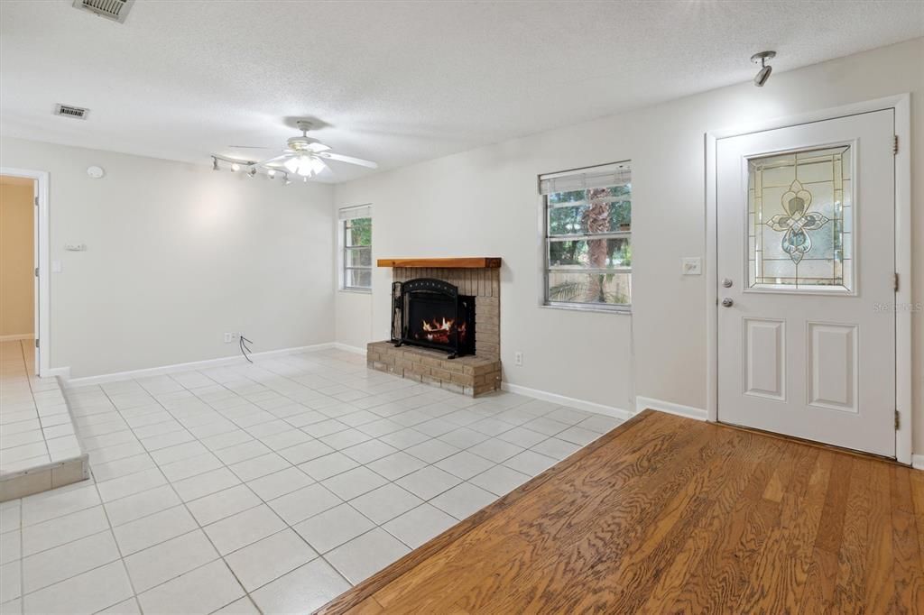 For Sale: $274,900 (3 beds, 2 baths, 1786 Square Feet)