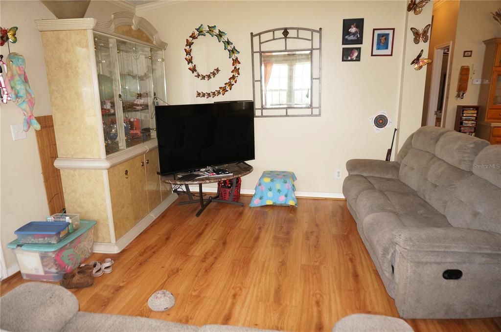 For Sale: $135,000 (2 beds, 2 baths, 960 Square Feet)