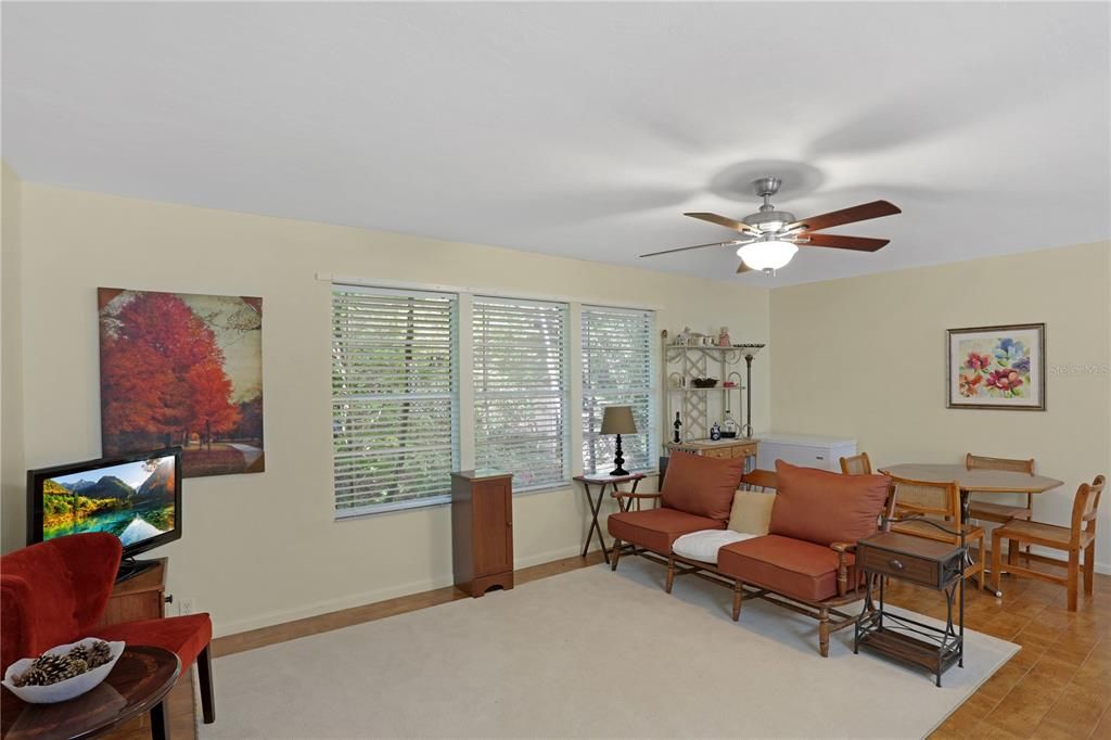 Active With Contract: $165,000 (2 beds, 2 baths, 1152 Square Feet)