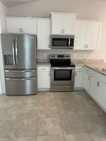 For Rent: $2,400 (3 beds, 2 baths, 1418 Square Feet)