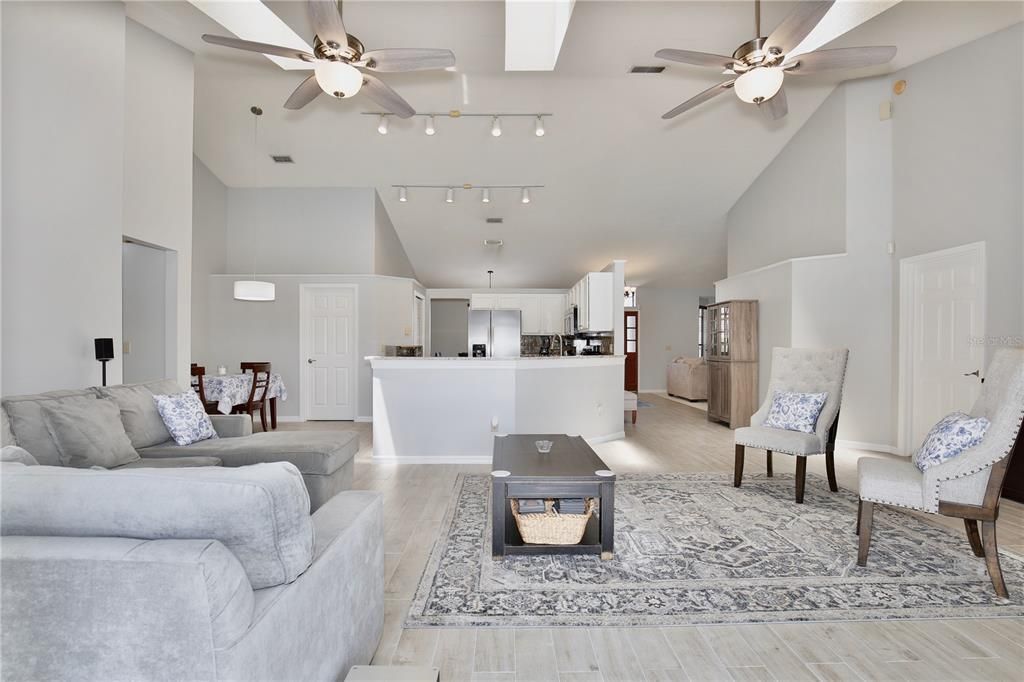 Active With Contract: $585,000 (3 beds, 3 baths, 2339 Square Feet)