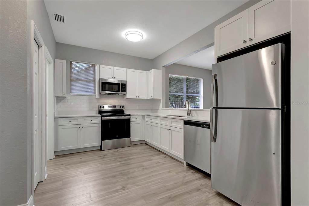 For Sale: $359,500 (3 beds, 2 baths, 1516 Square Feet)