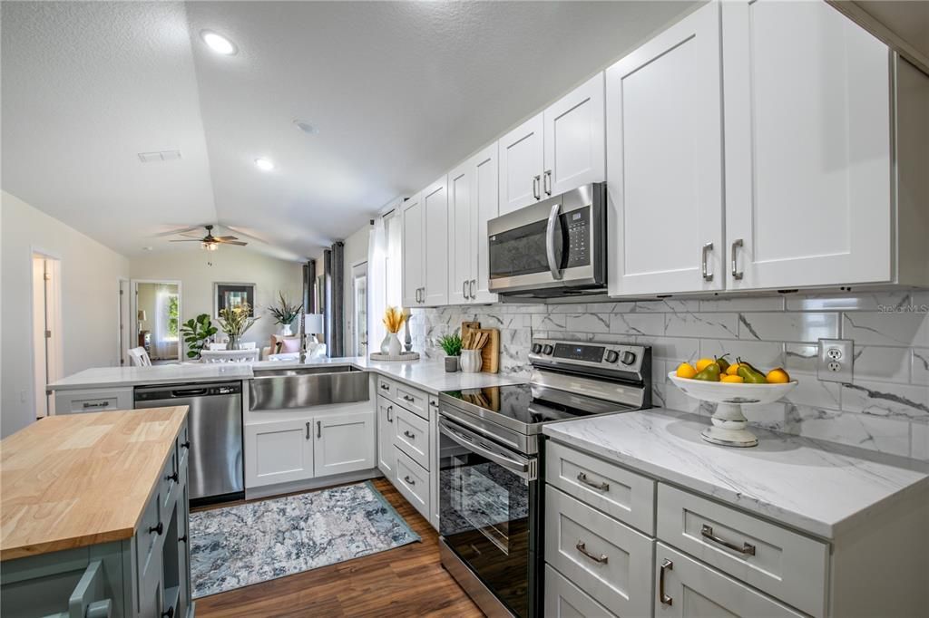 Recently Sold: $285,000 (3 beds, 2 baths, 1276 Square Feet)