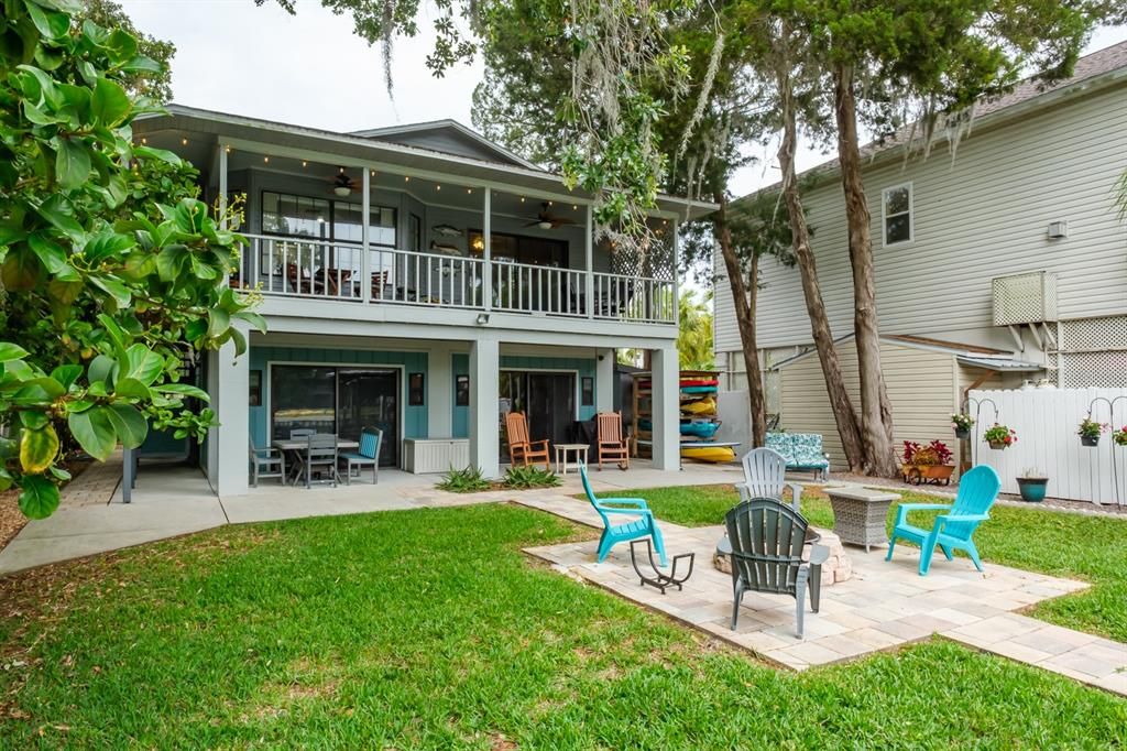 view of backyard/house