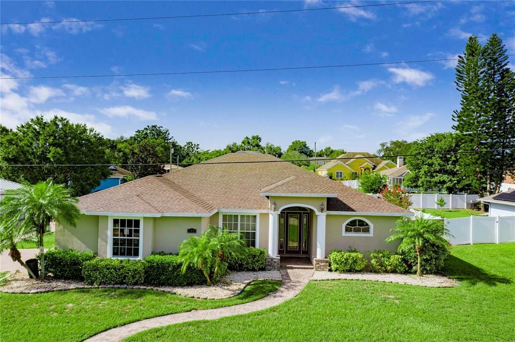 For Sale: $425,000 (3 beds, 2 baths, 1990 Square Feet)