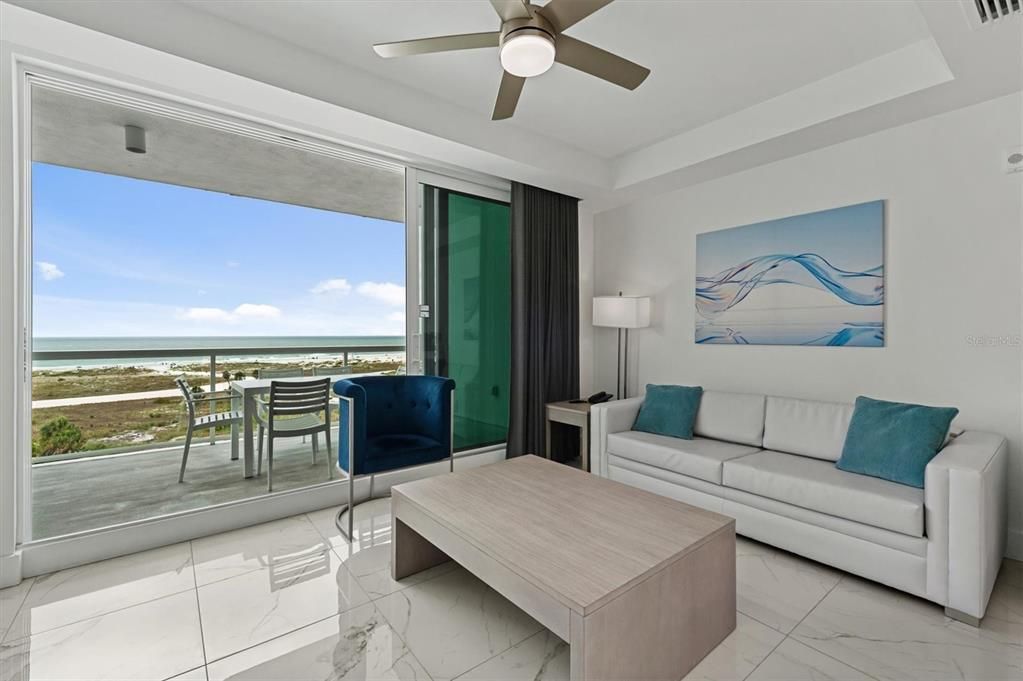 For Sale: $1,200,000 (2 beds, 2 baths, 1060 Square Feet)