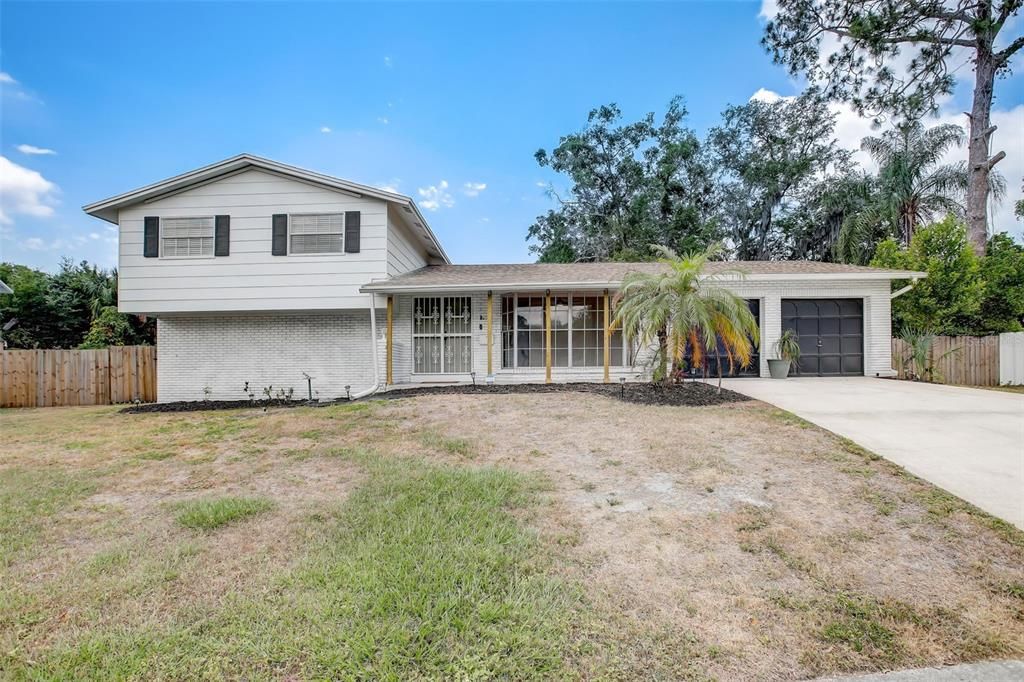 Active With Contract: $500,000 (4 beds, 3 baths, 2029 Square Feet)