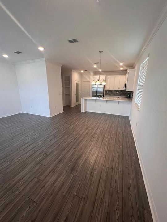 Active With Contract: $2,900 (4 beds, 2 baths, 1627 Square Feet)