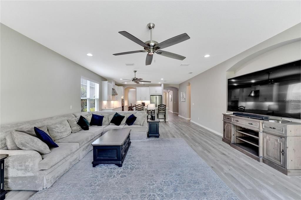 Active With Contract: $669,000 (4 beds, 3 baths, 2460 Square Feet)