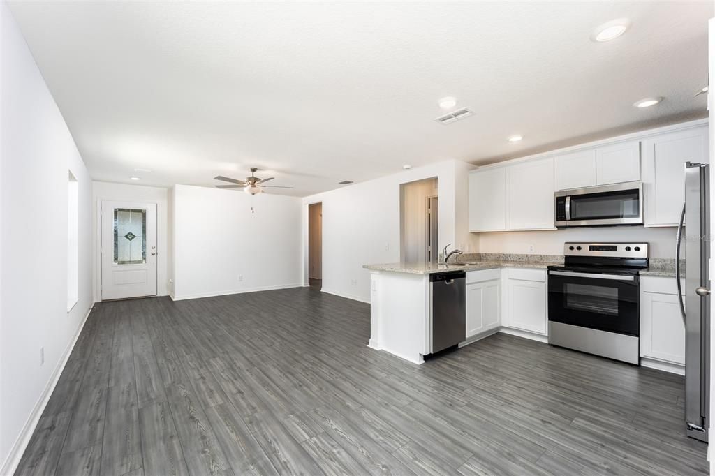 For Sale: $309,900 (3 beds, 2 baths, 1130 Square Feet)