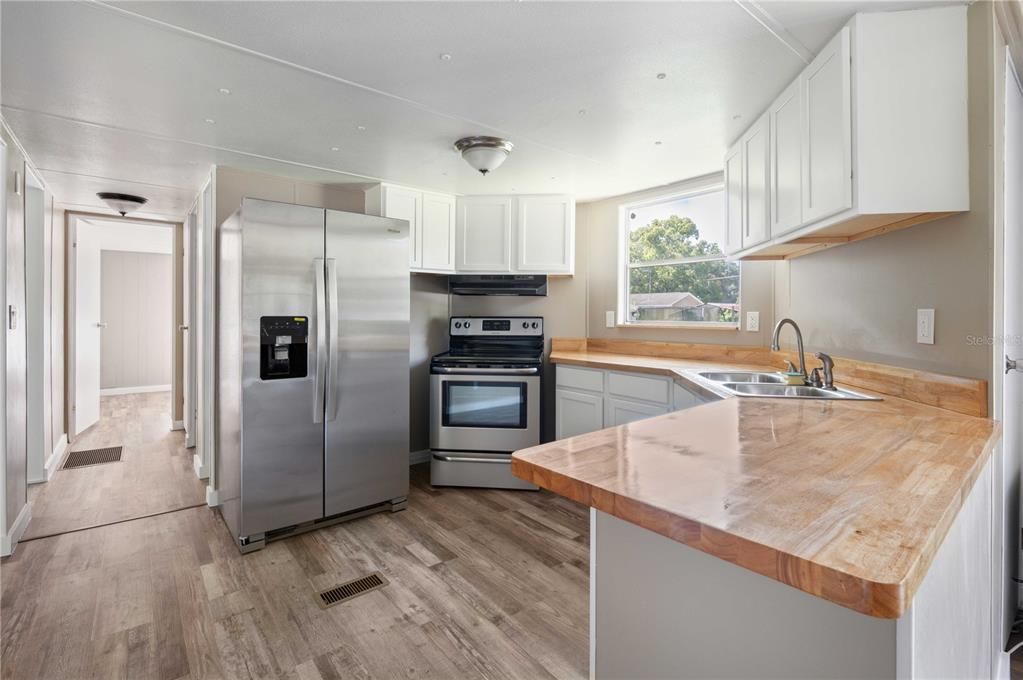 For Sale: $179,000 (3 beds, 2 baths, 1344 Square Feet)