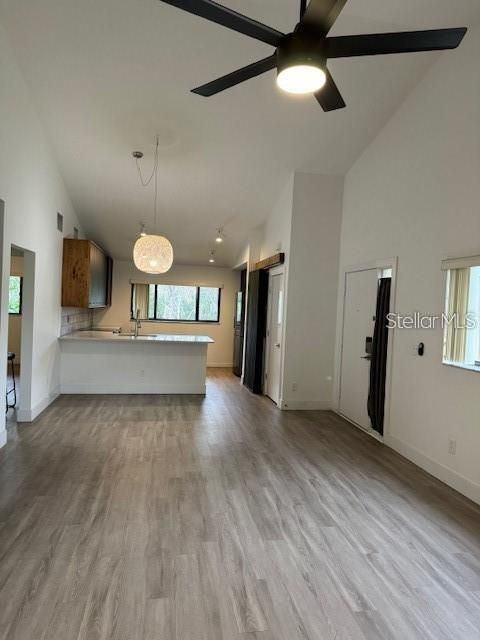 For Rent: $2,100 (2 beds, 2 baths, 1054 Square Feet)