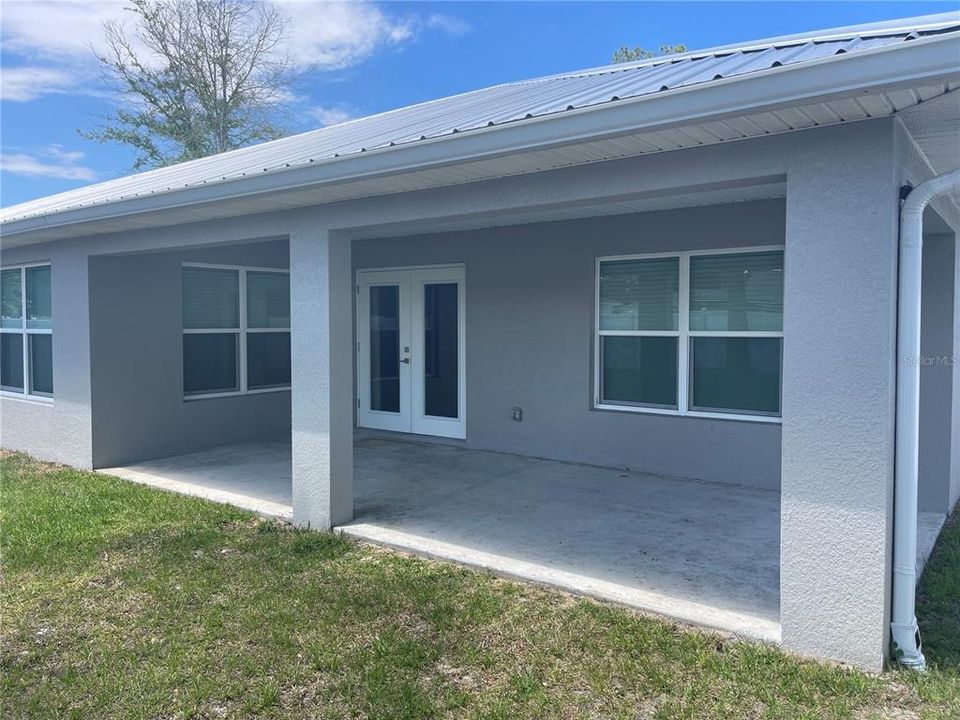 Active With Contract: $2,300 (3 beds, 2 baths, 1502 Square Feet)