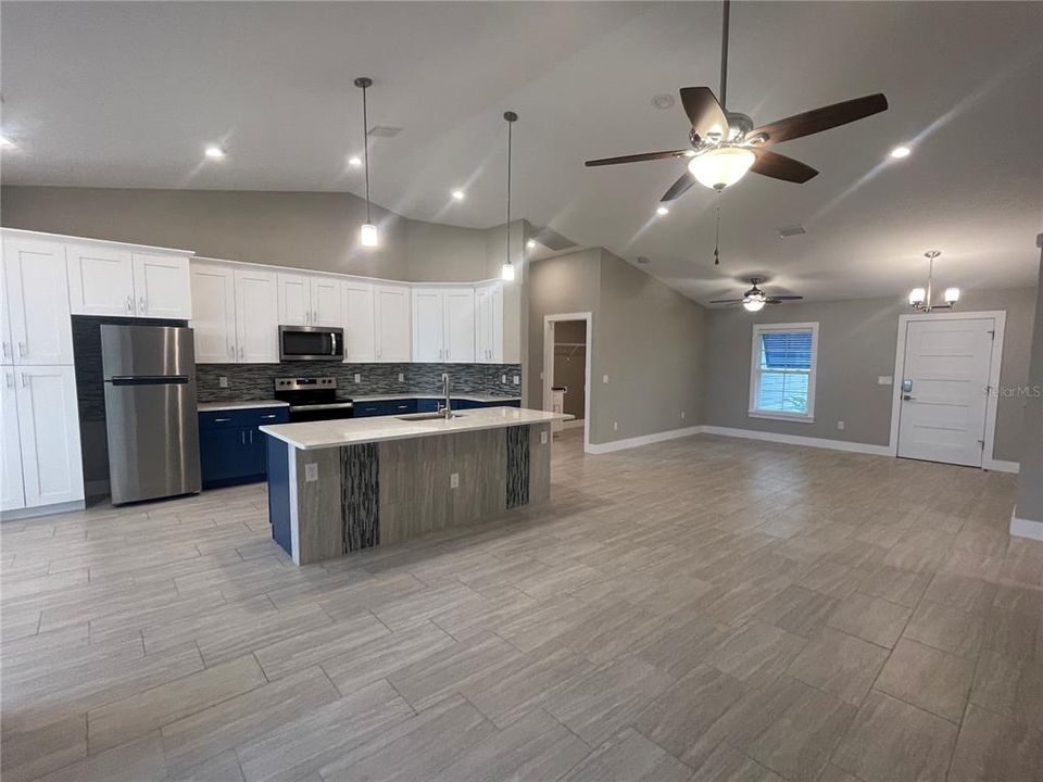 Active With Contract: $2,300 (3 beds, 2 baths, 1502 Square Feet)