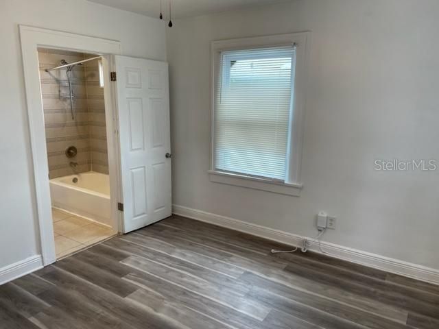 For Rent: $2,295 (3 beds, 1 baths, 1056 Square Feet)