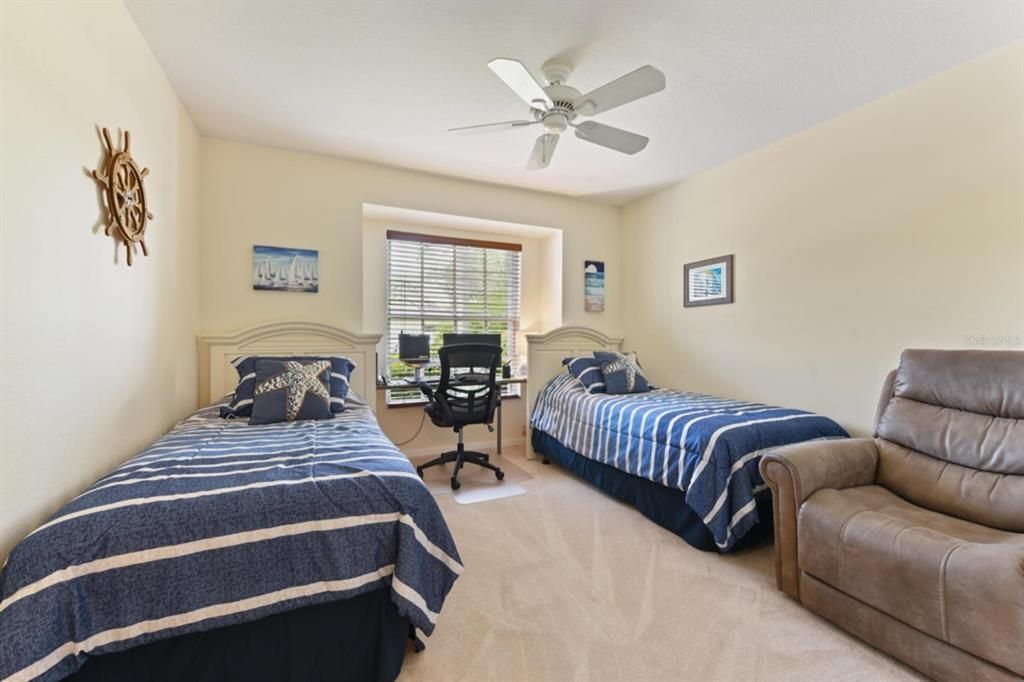 For Sale: $339,000 (2 beds, 2 baths, 1198 Square Feet)