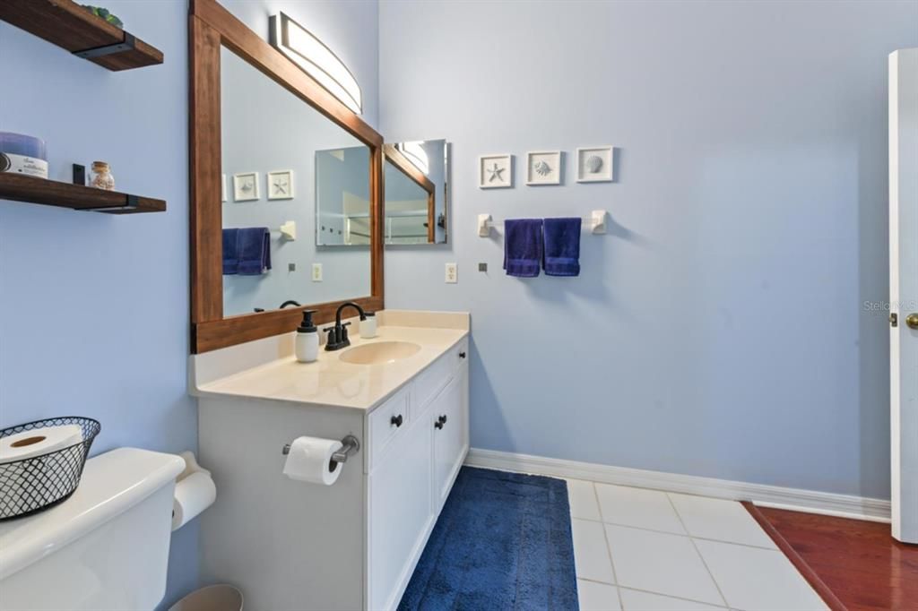 For Sale: $339,000 (2 beds, 2 baths, 1198 Square Feet)