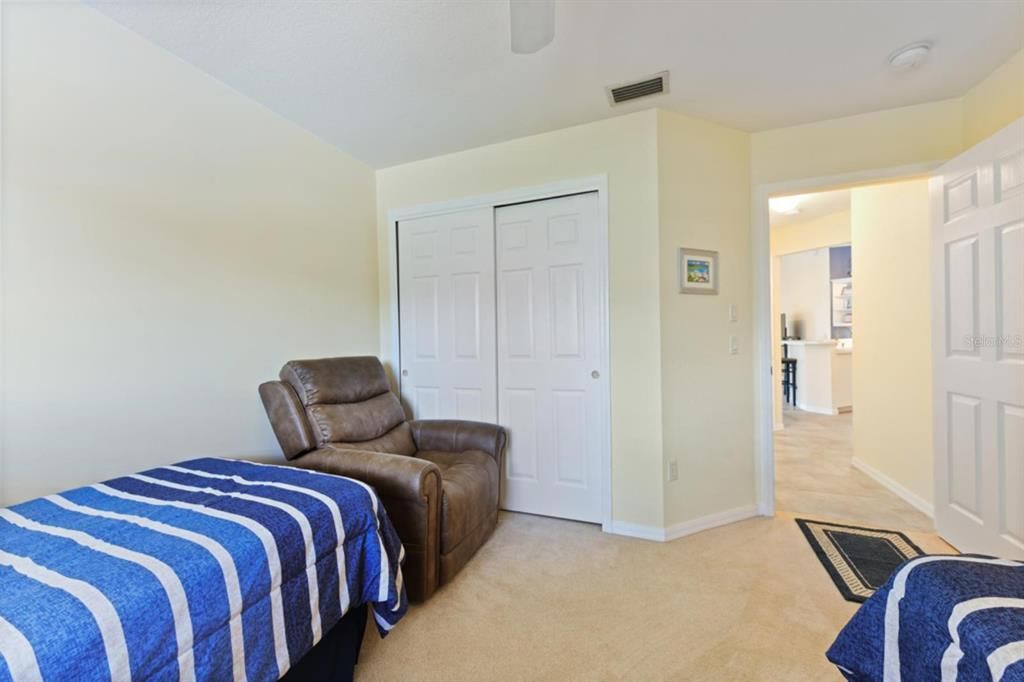 For Sale: $339,000 (2 beds, 2 baths, 1198 Square Feet)