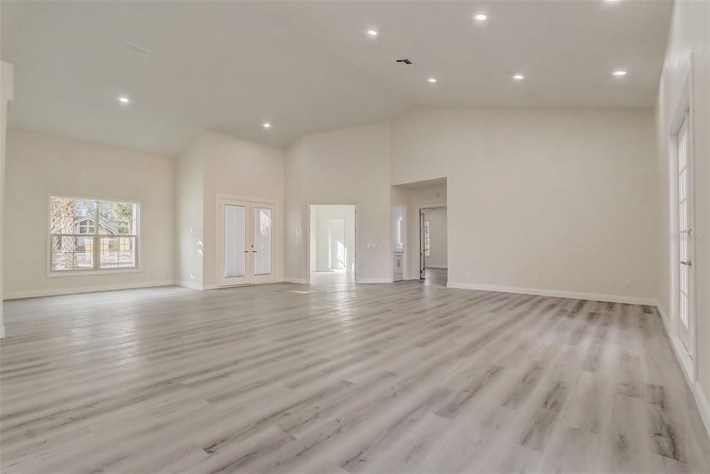 Active With Contract: $630,000 (4 beds, 2 baths, 2600 Square Feet)