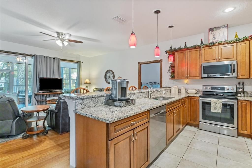 Active With Contract: $349,900 (3 beds, 2 baths, 1660 Square Feet)