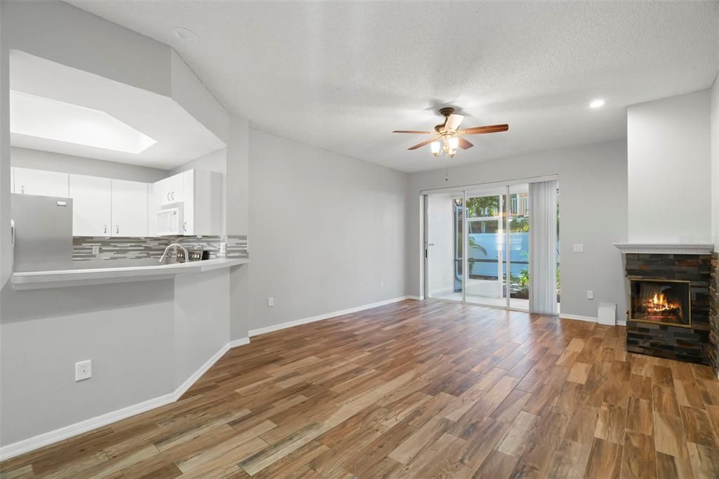 Recently Sold: $350,000 (3 beds, 2 baths, 1450 Square Feet)